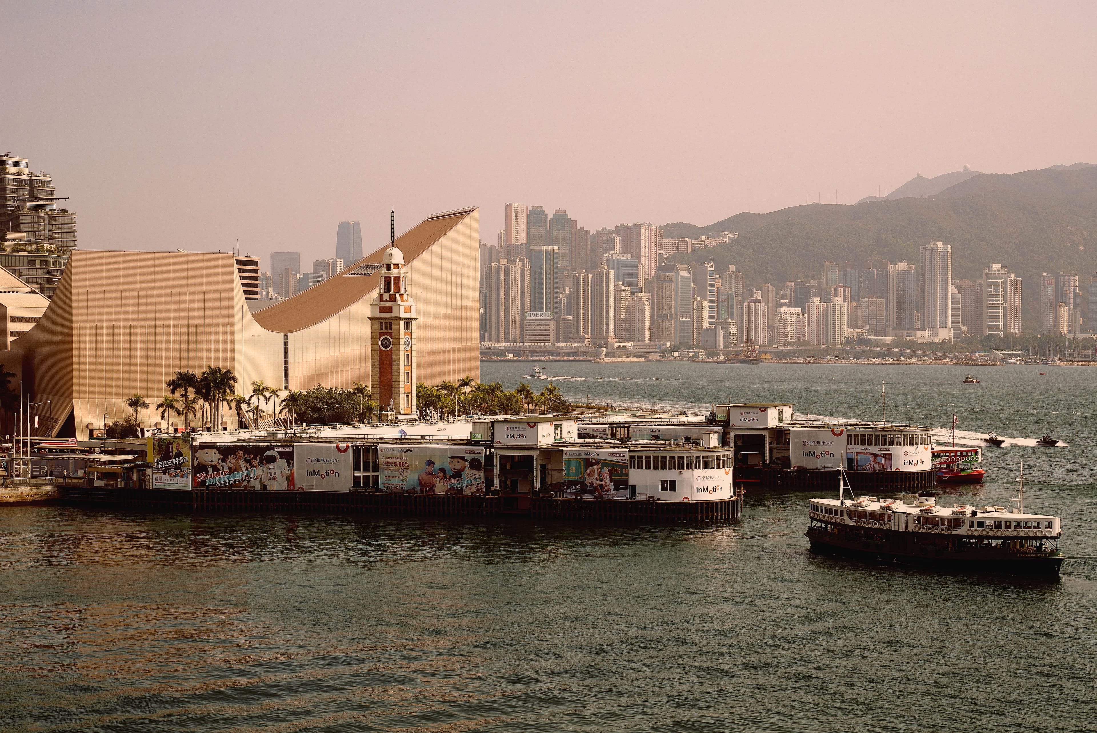 TSIM SHA TSUI (TST) Hong Kong district where to stay